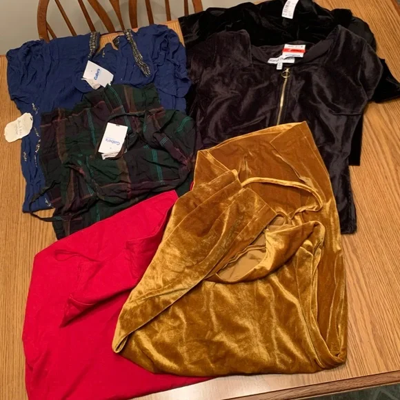 Mystery Box:     $15!!!   SIZES S & M.  SEXY DRESSES.  6 ITEMS !!!! - Picture 2 of 2